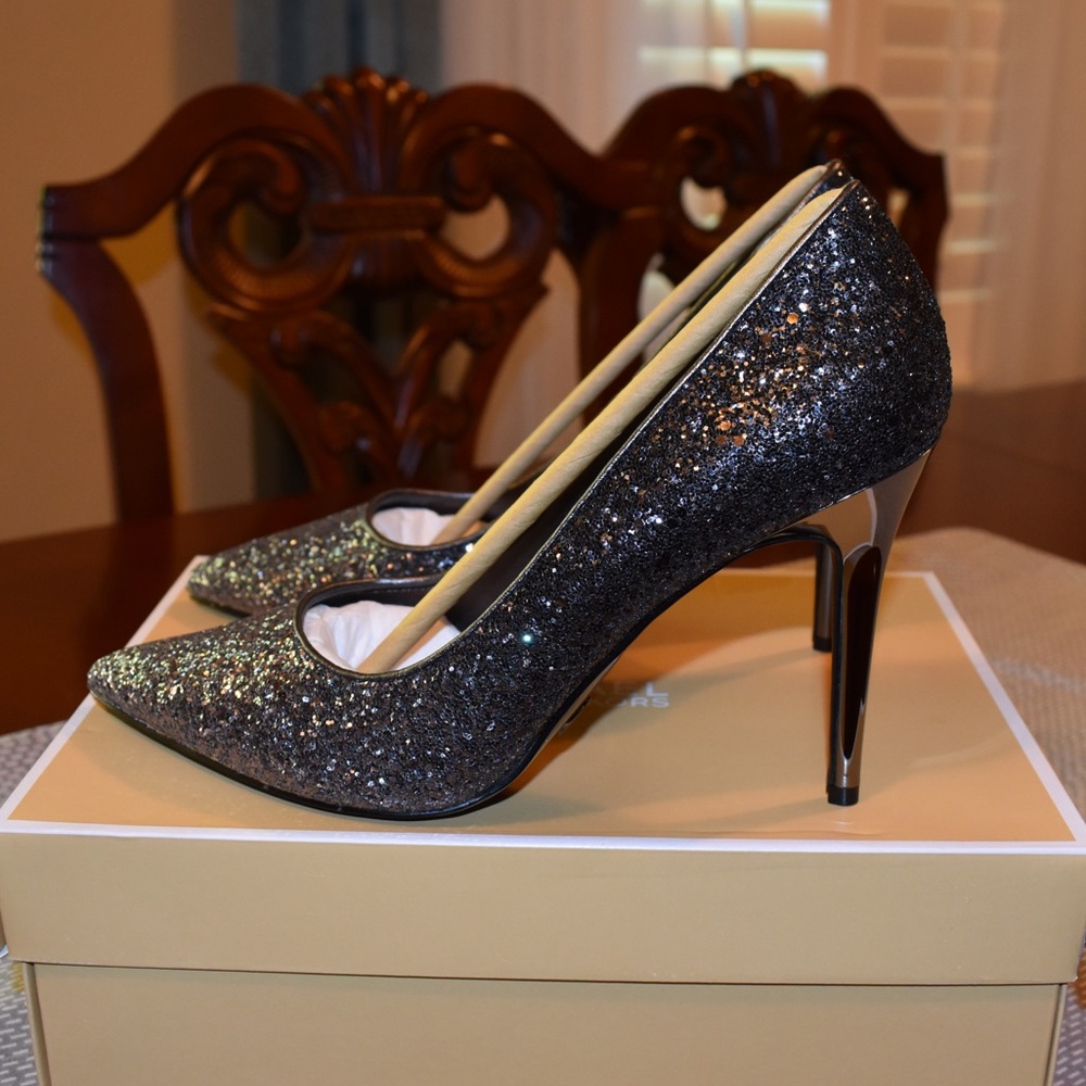 SOLD Michael Kors Claire Pointy Toe Pump - Picture 1 of 7